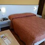 Marolda Szálloda Sirmione