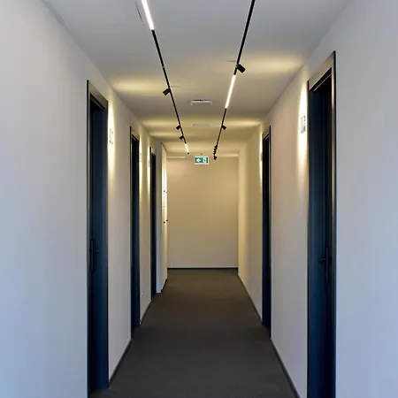 玛诺达酒店 酒店 西尔米奥奈