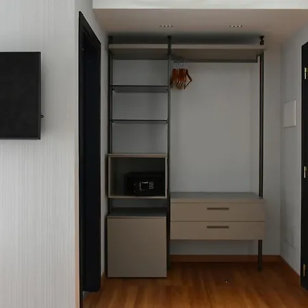 玛诺达酒店 3* 西尔米奥奈