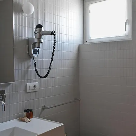 玛诺达酒店 3* 西尔米奥奈