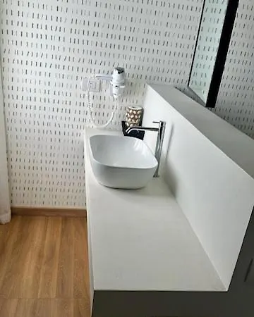 玛诺达酒店 西尔米奥奈