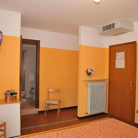 玛诺达酒店 酒店 西尔米奥奈