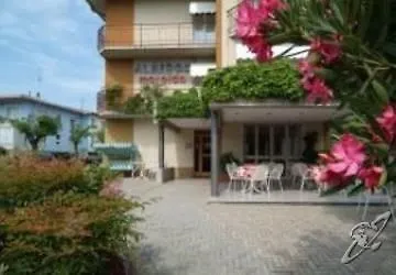 玛诺达酒店 西尔米奥奈